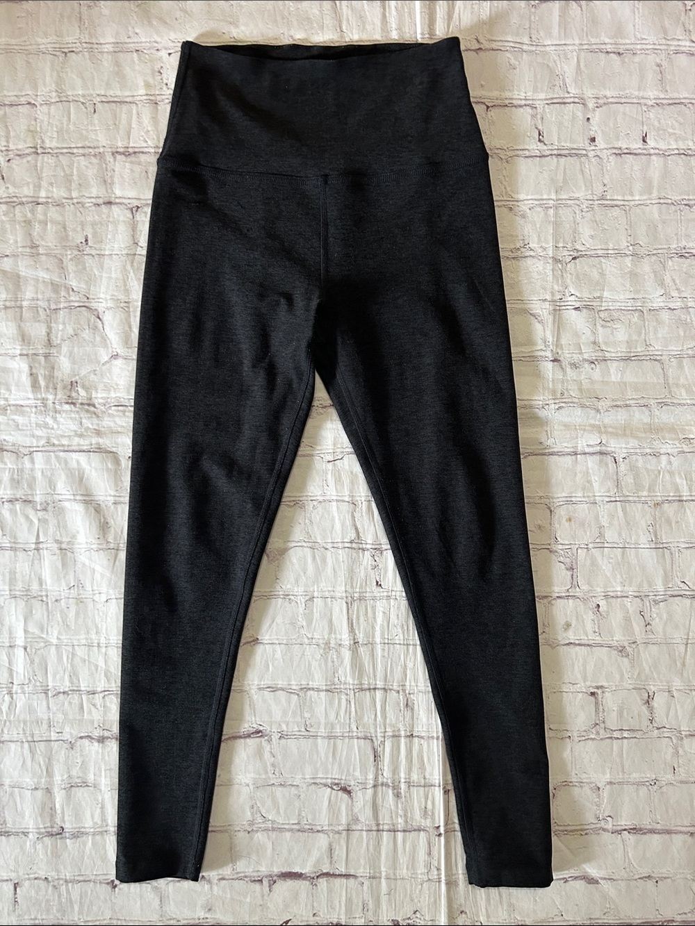Beyond Yoga Caught in the Midi Space dye Leggings Black Size Small High Rise 7/8 - Picture 4 of 8
